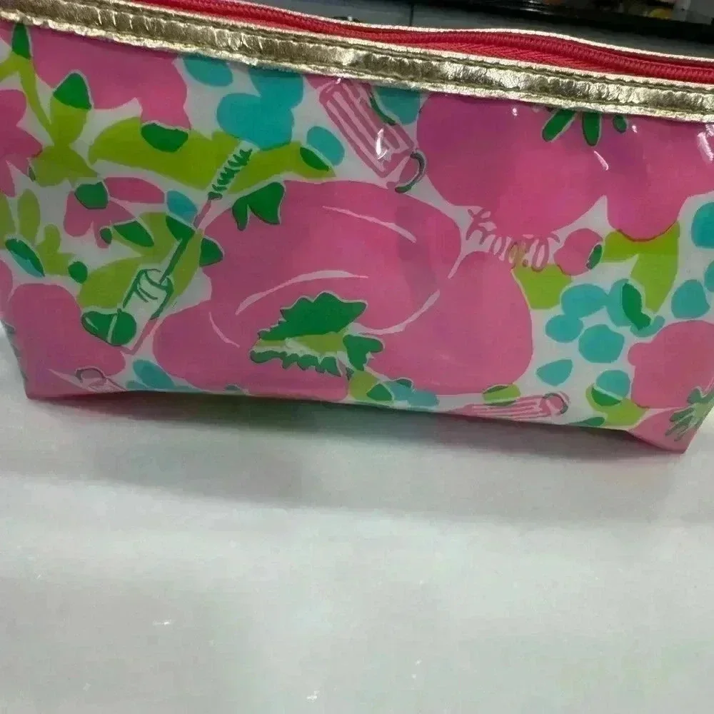 Lilly Pulitzer & Estée Lauder make up bag. Brand new!